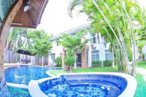 Suzie pool villa 7 bedrooms with private pool.